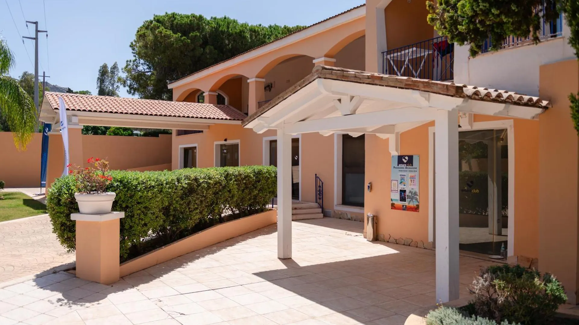 Hotel Amareclub Rocca Dorada Santa Margherita di Pula 4*,  Italia