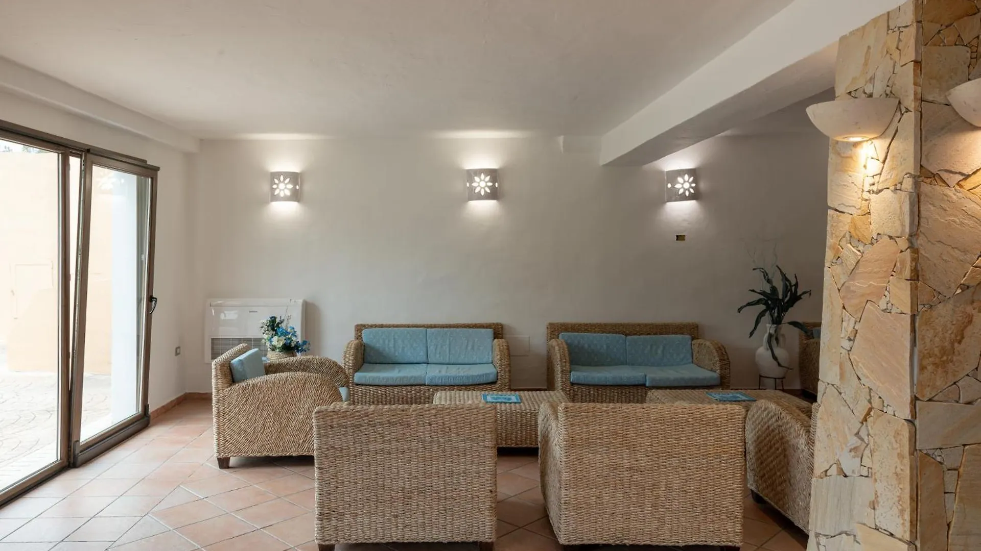 Hotel Amareclub Rocca Dorada Santa Margherita di Pula 4*,